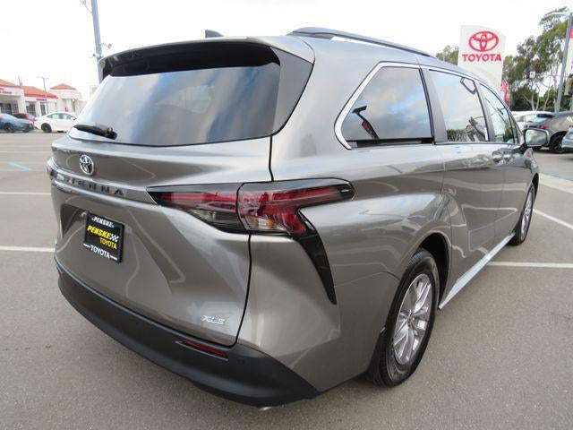 2026 Toyota SIENNA XLE XLE 8 Passenger