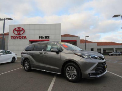 2026 Toyota SIENNA XLE XLE 8 Passenger