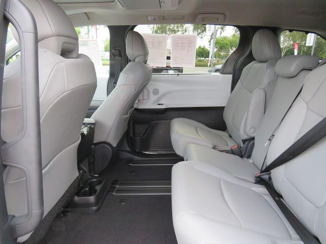 2026 Toyota SIENNA XLE XLE 8 Passenger
