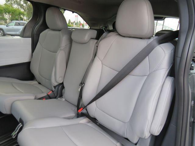 2026 Toyota SIENNA XLE XLE 8 Passenger