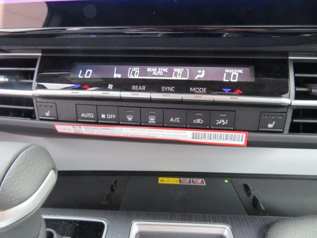 2026 Toyota SIENNA XLE XLE 8 Passenger