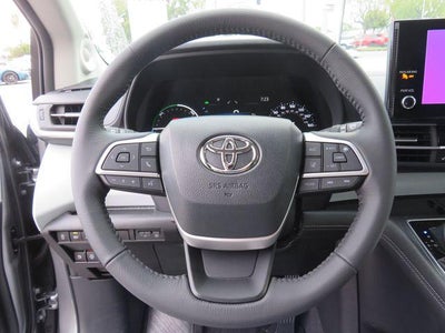 2026 Toyota SIENNA XLE XLE 8 Passenger