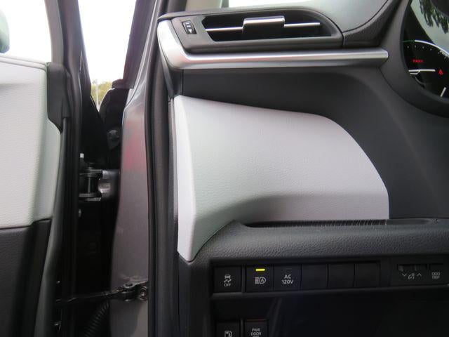 2026 Toyota SIENNA XLE XLE 8 Passenger