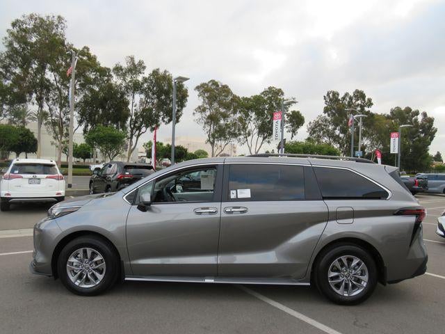 2026 Toyota SIENNA XLE XLE 8 Passenger