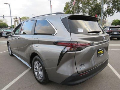 2026 Toyota SIENNA XLE XLE 8 Passenger