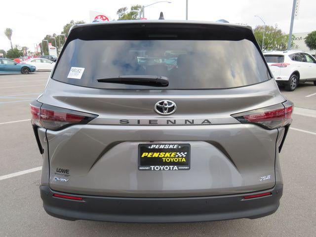 2026 Toyota SIENNA XLE XLE 8 Passenger