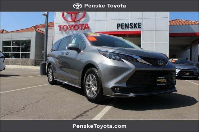 2026 Toyota Sienna XLE 8 Passenger