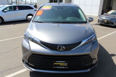 2026 Toyota Sienna XLE 8 Passenger