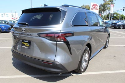 2026 Toyota Sienna XLE 8 Passenger