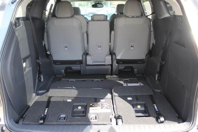 2026 Toyota Sienna XLE 8 Passenger