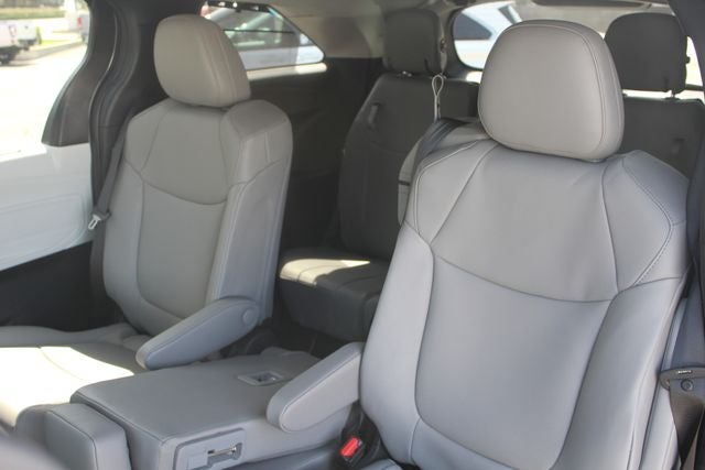 2026 Toyota Sienna XLE 8 Passenger