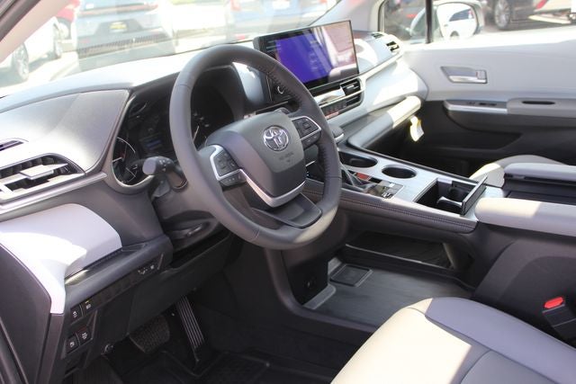 2026 Toyota Sienna XLE 8 Passenger