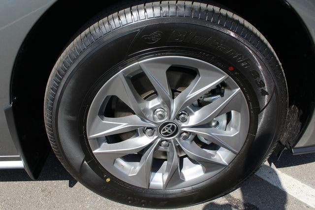 2026 Toyota Sienna XLE 8 Passenger