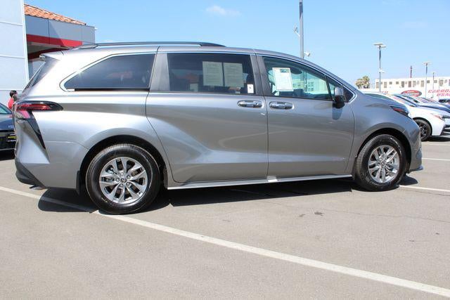 2026 Toyota Sienna XLE 8 Passenger