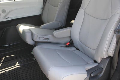 2026 Toyota Sienna XLE 8 Passenger