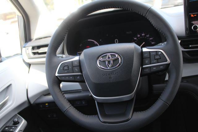 2026 Toyota Sienna XLE 8 Passenger