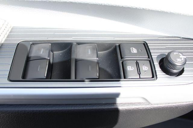 2026 Toyota Sienna XLE 8 Passenger