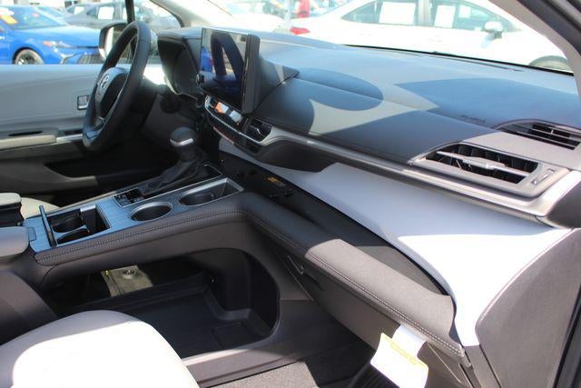 2026 Toyota Sienna XLE 8 Passenger