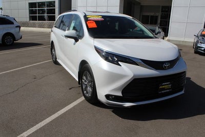 2026 Toyota Sienna XLE 8 Passenger