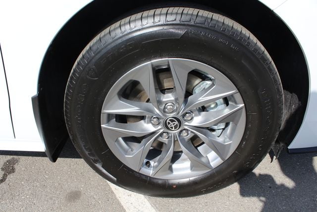 2026 Toyota Sienna XLE 8 Passenger
