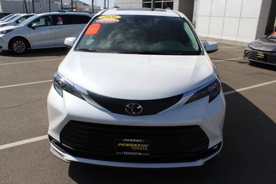 2026 Toyota Sienna XLE 8 Passenger