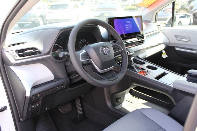 2026 Toyota Sienna XLE 8 Passenger