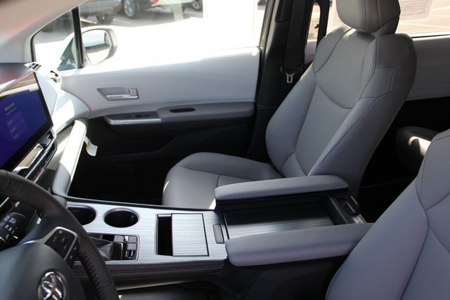2026 Toyota Sienna XLE 8 Passenger