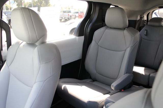 2026 Toyota Sienna XLE 8 Passenger
