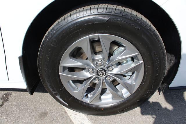 2026 Toyota Sienna XLE 8 Passenger