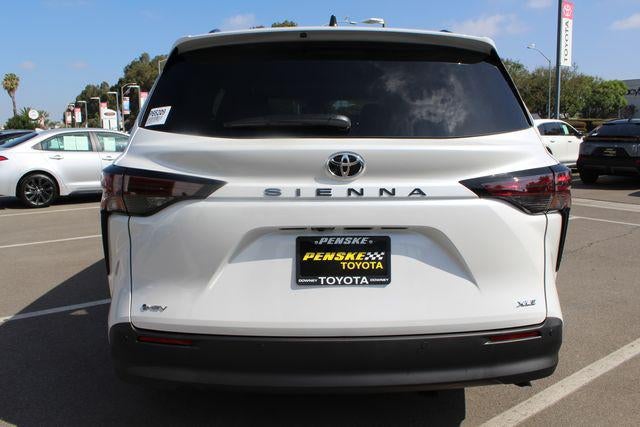 2026 Toyota Sienna XLE 8 Passenger