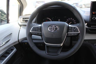 2026 Toyota Sienna XLE 8 Passenger