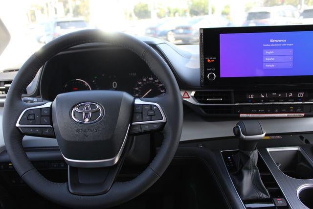 2026 Toyota Sienna XLE 8 Passenger