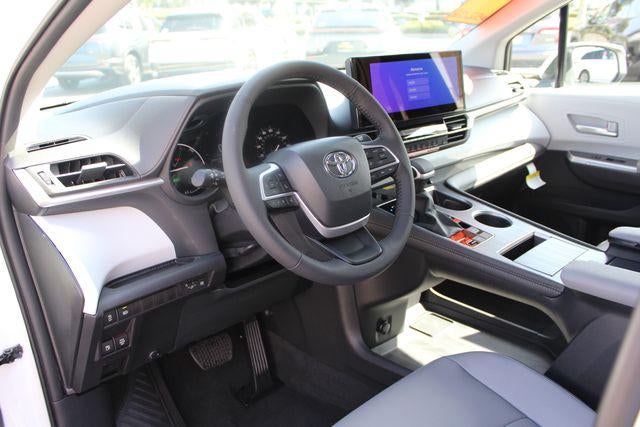 2026 Toyota Sienna XLE 8 Passenger