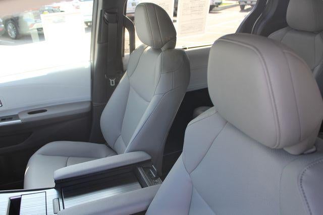 2026 Toyota Sienna XLE 8 Passenger