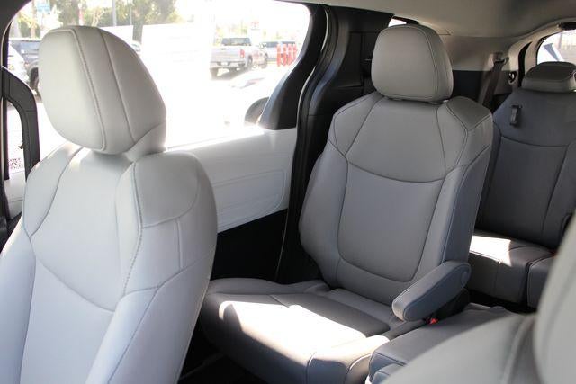 2026 Toyota Sienna XLE 8 Passenger