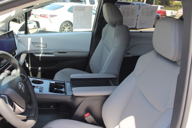 2026 Toyota Sienna XLE 7 Passenger