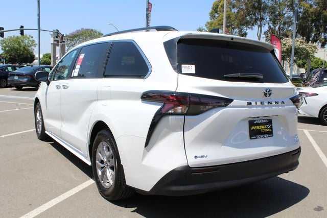 2026 Toyota Sienna XLE 7 Passenger