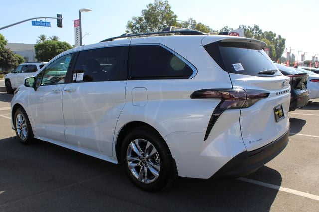2026 Toyota Sienna XLE 7 Passenger