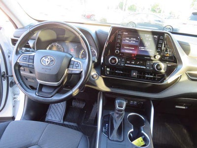 2022 Toyota HIGHLANDER LE