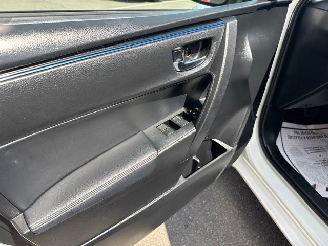 2017 Toyota COROLLA SE