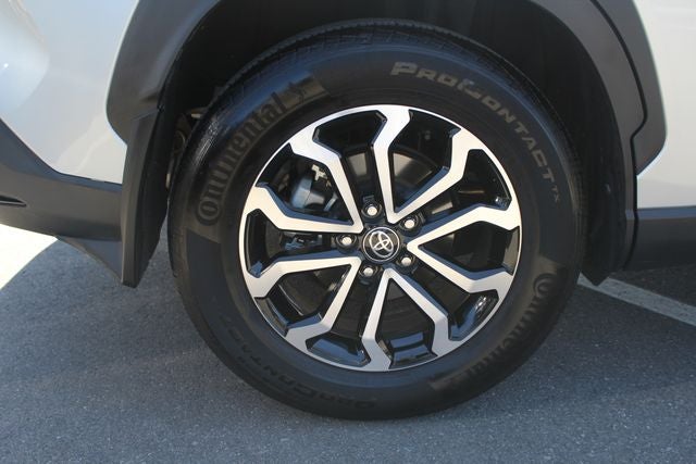 2025 Toyota Corolla Cross Hybrid SE