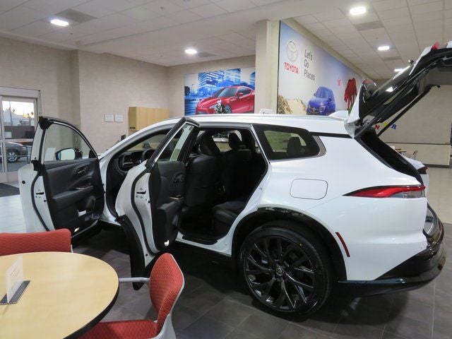 2025 Toyota Toyota Crown Signia Limited