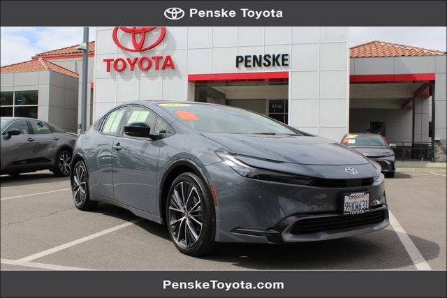 2023 Toyota Prius XLE FWD's photo