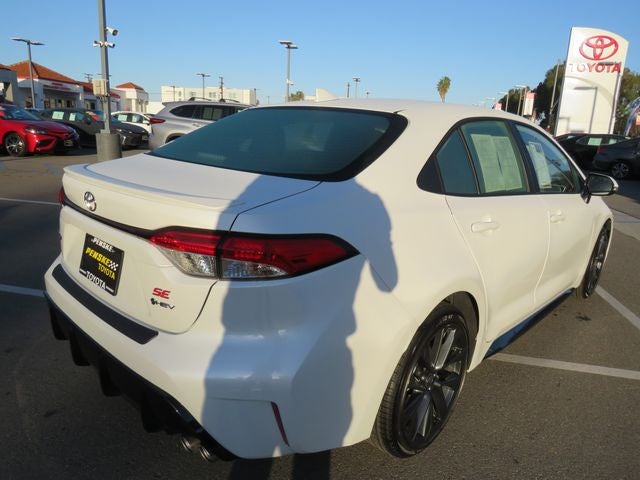 2026 Toyota COROLLA HYBRID SE