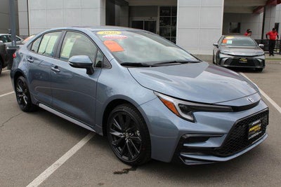 2026 Toyota COROLLA HYBRID SE