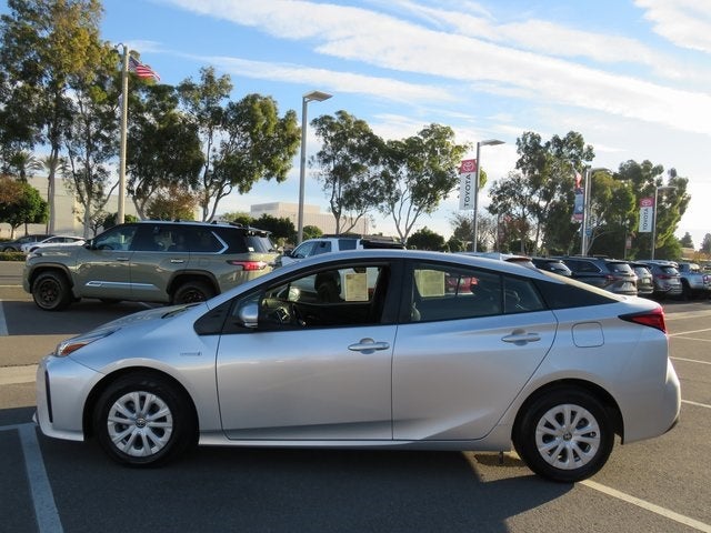 2022 Toyota PRIUS L Eco