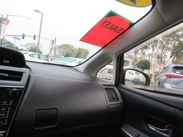 2015 Toyota PRIUS v Five