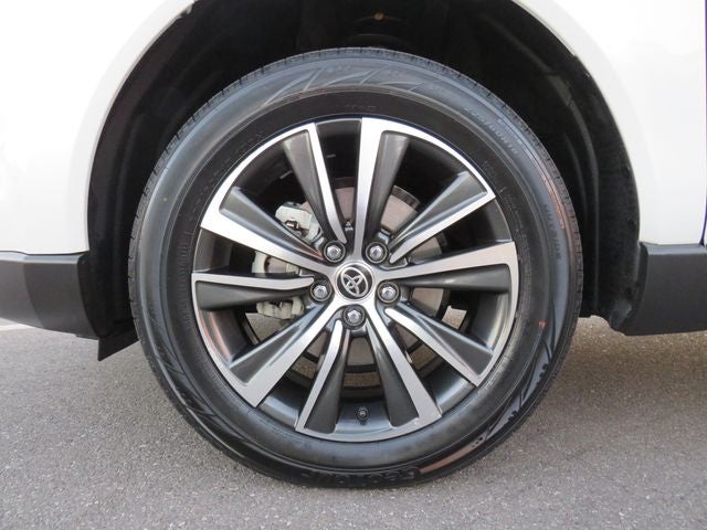 2023 Toyota Venza LE