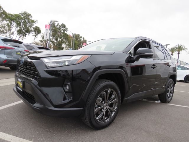 2024 Toyota RAV4 HYBRID XLE Premium