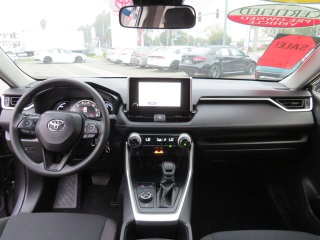 2025 Toyota RAV4 HYBRID LE